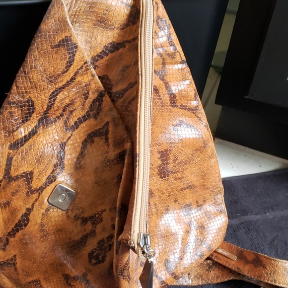 Bag - Picture 2 of 3